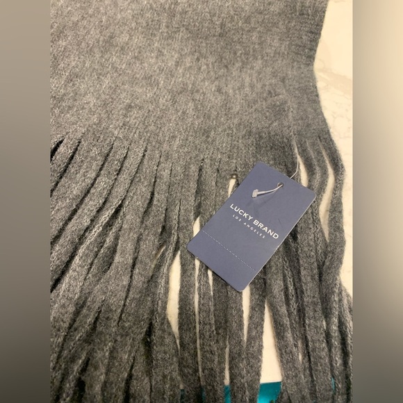 5/$25 item: NWT Lucky Brand Blanket Fringe Scarf - Picture 3 of 5